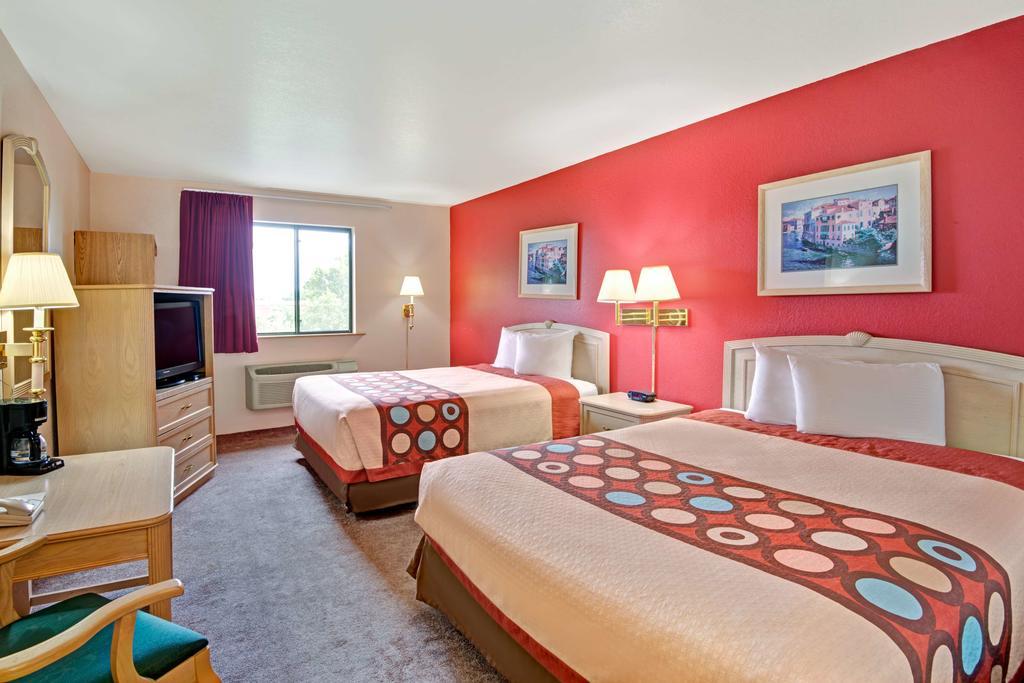 Super 8 By Wyndham Albuquerque West/Coors Blvd Hotell Eksteriør bilde