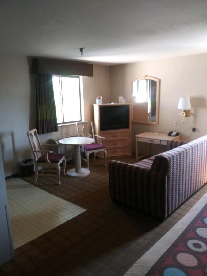 Super 8 By Wyndham Albuquerque West/Coors Blvd Hotell Eksteriør bilde